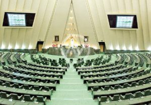 ۲ دختر چوپان قرارداد ۳۰۰ خودرو شاسی بلند نمایندگان را امضا کردند؟ /نفر سوم با معاون مجلس شریک است