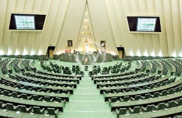 ۲ دختر چوپان قرارداد ۳۰۰ خودرو شاسی بلند نمایندگان را امضا کردند؟ /نفر سوم با معاون مجلس شریک است