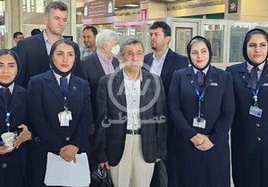 پیشنهاد روزنامه جمهوری اسلامی: وقتی احمدی نژاد برگشت اجازه بدهید با صداوسیما مصاحبه کند و بگوید رفته بود گواتمالا چه کار کند؟