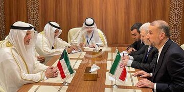 امیرعبداللهیان در دیدار با همتای کویتی: عدم توقف جنایات رژیم صهیونیستی فضای منطقه را از کنترل خارج می‌کند