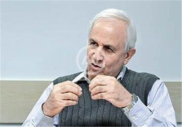 استاد دانشگاه شریف: تحریم و قرارداشتن در لیست سیاهFATF مانع رشد و شکوفایی اقتصادایران شده