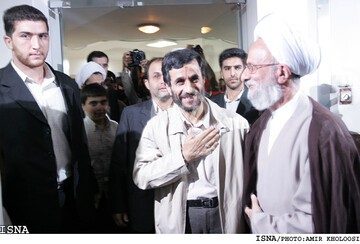سند کیهان برای معتقدبودن آیت الله مصباح به رای مردم: او در رفراندوم جمهوری اسلامی شرکت کرد؛از او عکس هم گرفتند اما گم شد