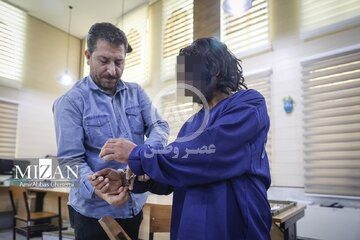 کیهان: چرا قاتلان داریوش مهرجویی را آزاد نمی کنید؟