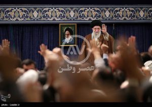 رهبر انقلاب: توده‌ی مردم همه‌کاره‌اند / تأکید امیرالمؤمنین (ع) بر تکیه به عامه مردم است نه نورچشمی‌ها