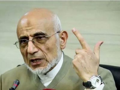 طعنه میرسلیم به رئیس بانک مرکزی: امضایتان را از روی اسکانس‌ها بردارید!
