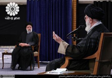 فوری /حضور رهبر انقلاب در منزل ابراهیم رئیسی، رئیس جمهور شهید ایران