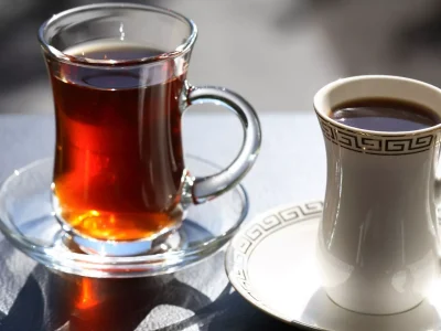 دوئل صبحگاهی قهوه و چای؛ کدامیک برای سلامتی مفیدتر است؟