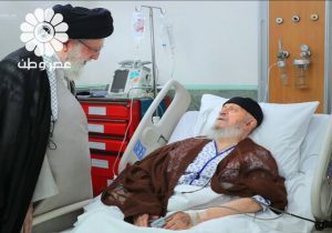 عیادت رهبر انقلاب از حضرت آیت‌الله مکارم شیرازی
