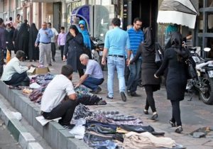 مقام شهرداری تهران: با دستفروشی اتباع خارجی و افاغنه برخورد می‌کنیم/ پسندیده نیست اتباع غیرمجازی که مجوز قانونی برای تابعیت ایران را ندارند از منابع ملی ما استفاده کنند