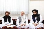 تصاویری از جلسه عجیب طالبان درباره ایران بدون میز و صندلی!