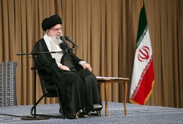 پیام مهم رهبر انقلاب: جنایتکاران صهیونیست بدانند بسیار کوچکتر از آنند که به ساخت مستحکم حزب‌الله لبنان صدمه‌ مهمی وارد کنند