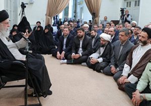 رهبر انقلاب: امروز بی‌تردید صد برابر از زمان جنگ تحمیلی قوی‌تر شده‌ایم