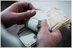 همه چیز در مورد افزایش حقوق در سال ۱۴۰۴/کارمندان دولت بخوانند