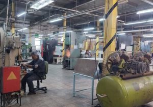 استاندار فارس پیگیر مشکلات کارگران کارخانجات مخابراتی ایران