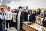 بازدید رهبر انقلاب از نمایشگاه آثار هنرمندان نوجوان