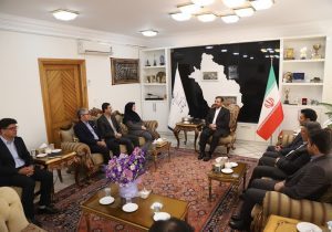 استاندار فارس در دیدار با اعضای کانون سردفتران استان فارس: سردفتر کاتب عدل است