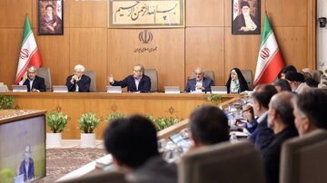 حال و روز دولت پزشکیان از نگاه روزنامه اعتماد/ سخت‌ترین شرایط را دارد/تندروها هم بیشترین حملات را می‌کنند