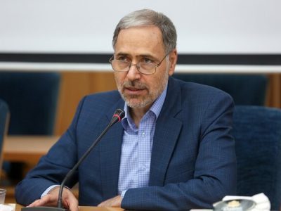 پایان‌نامه‌های دانشجویی می‌تواند به سمت رفع مشکلات صنعت سوق یابد