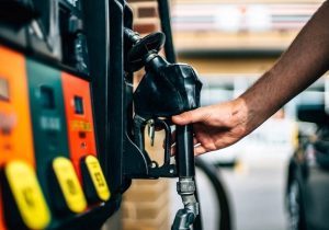 کمیسیون تلفیق بودجه واردات بنزین را ممنوع کرد