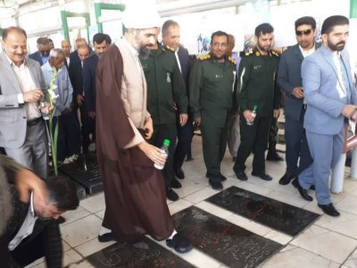 برگزاری مراسم گلباران مزار شهدای شهرستان فسا در هفته بسیج