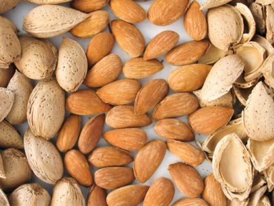 بادام بخوریم یا بادام زمینی؟