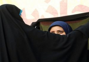 انتقاد روزنامه خراسان از قانون حجاب و عفاف : در شرایط روی کارآمدن ترامپ و مشکلات اقتصادی، گسل‌های اجتماعی بیشتر می‌شود