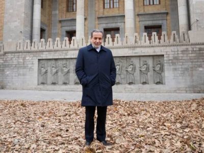 بازدید عراقچی از چهارمین رویداد هنری پاییز – برگ در میدان مشق