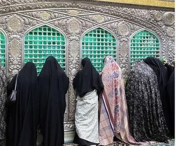 دو زن کانادایی و سوئدی در حرم امام رضا (ع) مسلمان شدند
