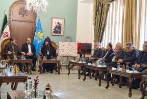 دیدار استاندار اصفهان با اُسقف اعظم ارامنه اصفهان و جنوب ایران
