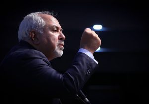 ظریف : به ایرانیان خارج از کشور و کسی که فرزندش خارج از کشور است، به چشم تهدید نگاه نکنیم