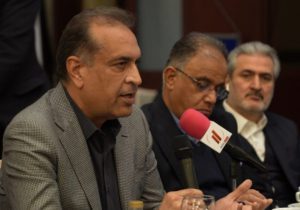 عضو اتاق بازرگانی یزد: طبق قانون جدید حجاب، اگر در یک هتل بی حجابی مشاهده شود، صاحب آن باید سود سه ماهش را به دولت بدهد؛ دو سال هم ممنوع الخروج می‌شود/ چرا [درباره قوانین] مشورت گرفته نمی‌شود