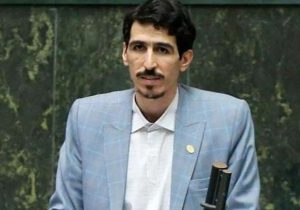 مالک شریعتی: خودروهای داخلی ۲۸ درصد مصرف بنزین بیشتر دارند، این تقصیر مردم نیست / چرا می‌خواهید با گران‌سازی بنزین این بی‌عرضگی را جبران کنید؟