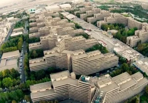 کدام بازیگران مشهور در شهرک اکباتان زندگی می‌کنند؟
