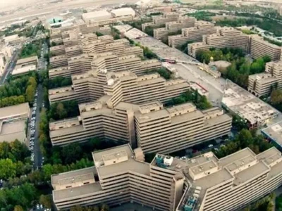 کدام بازیگران مشهور در شهرک اکباتان زندگی می‌کنند؟