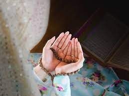 کم و زیاد کردن واجبات باعث باطل شدن نماز می‌شود؟