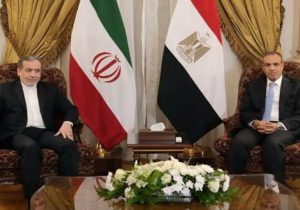 گفت‌و‌گوی تلفنی وزرای خارجه ایران و مصر درباره تحولات سوریه /  عراقچی: سیاست ایران در حمایت از دولت، ارتش و ملت سوریه برای مبارزه با گروه‌های تروریستی ثابت است