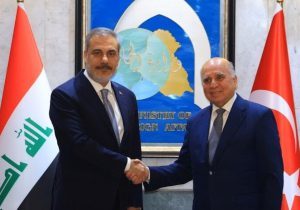 گفت‌وگوی وزیر امور خارجه عراق با همتای ترکیه‌ای: اوضاع کنونی بسیار پیچیده است/ نباید این امر، به تهدیدی برای منطقه تبدیل شود