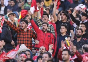 تجمع اعتراضی پرسپولیسی‌ها به خاطر سرمربی جدید