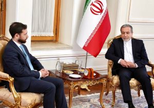 دیدار معاون وزیر امور خارجه ارمنستان با عراقچی