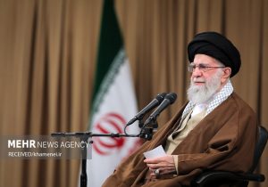 رهبر انقلاب: حواسمان باشد؛ پشت لبخندهای دیپلماسی، دشمنی‌های پنهانی نهفته است