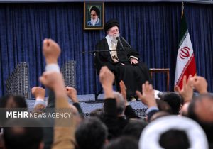 رهبر انقلاب: کار نرم‌افزاری دشمن، فاصله‌انداختن بین واقعیت و تصور افکار عمومی است
