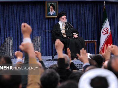 رهبر انقلاب: کار نرم‌افزاری دشمن، فاصله‌انداختن بین واقعیت و تصور افکار عمومی است