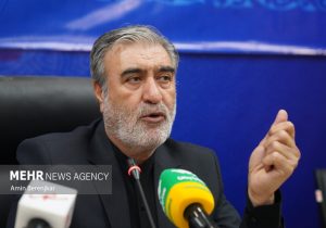 عزیزی: اروپایی‌ها بعضا بدون استقلال رأی در مذاکرات شرکت می‌کنند