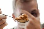 غذاهراسی؛ ترسی غیرمنطقی از غذا و روش‌های درمان آن
