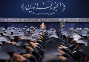 جمعی از فرماندهان نیروی هوایی و پدافند هوایی ارتش با رهبر انقلاب دیدار کردند