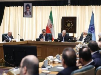حضور پزشکیان در نشست رئیس کل و مدیران بانک مرکزی