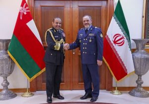 دیدار وزیر دفاع ایران با رئیس ستاد کل نیروهای مسلح سلطنت عمان