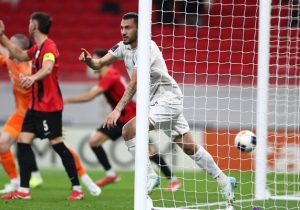 صعود آبی‌ها با سرمربی ایرانی؛ استقلال با حذف پرسپولیس به رونالدو رسید