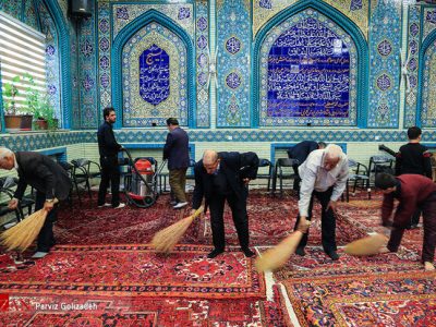 غبارروبی و عطرافشانی مساجد استان فارس در آستانه بهار قرآن