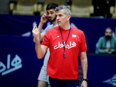 مومنی‌مقدم: رقم قرارداد والیبالیست‌ها حباب است/ لیگ ظرفیت ۱۴ تیم ندارد